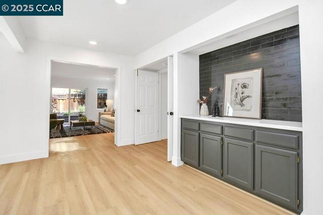 959 Redwood Dr, Danville CA: https://media.crmls.org/mediaz/03e9d921-fa4c-40a9-a43b-784d19106cbe.jpg