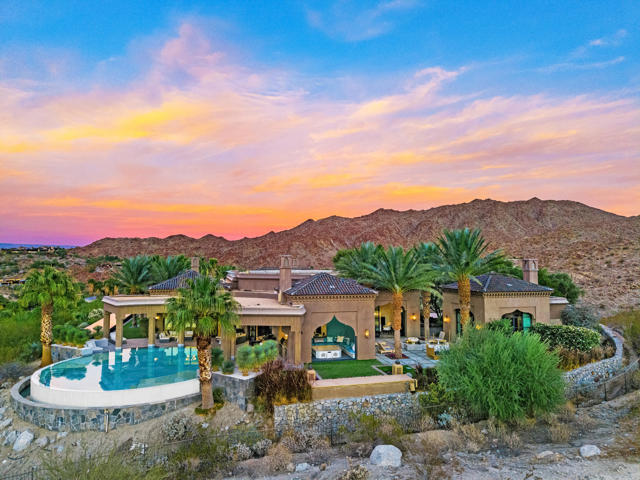 613 Indian, Palm Desert CA: https://media.crmls.org/mediaz/03ea67cf-ca1c-4f2f-b785-c54417526f4c.jpg