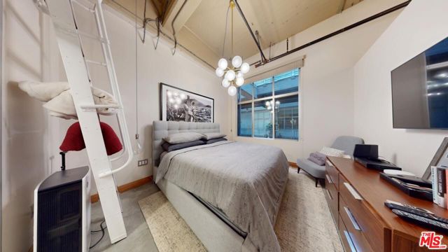 1130 S Flower Street, Los Angeles CA: https://media.crmls.org/mediaz/03eb59bd-cd5b-4864-aa55-72a0e917de96.jpg