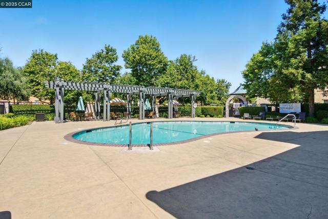 35 Belluno Dr, Stockton CA: https://media.crmls.org/mediaz/03ebb5ec-47ca-4795-a1d0-30472904e07b.jpg