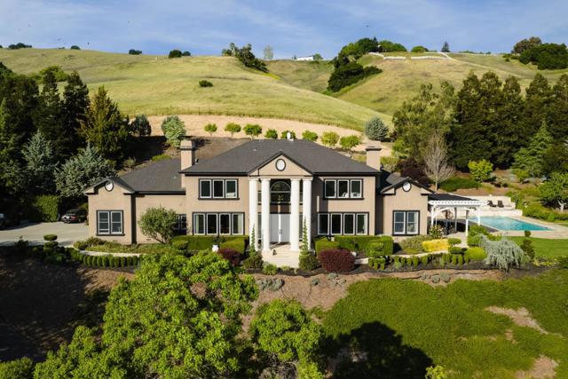 9540 Via Del Oro, Gilroy CA: https://media.crmls.org/mediaz/03ebe11c-0774-4c67-a326-7a3ae943bbd8.jpg