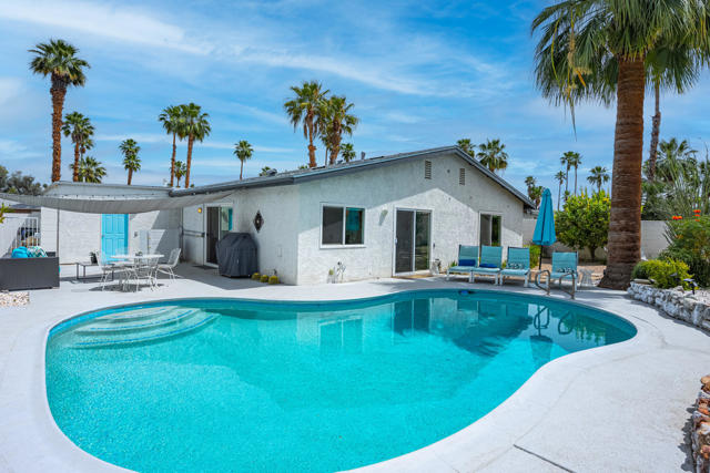 913 Arroyo Vista Drive, Palm Springs, CA 92264