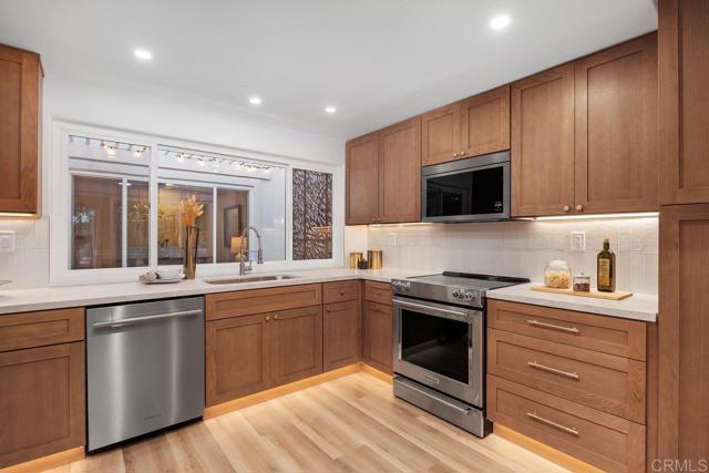 Detail Gallery Image 11 of 41 For 5085 Siros Way, Oceanside,  CA 92056 - 2 Beds | 2 Baths