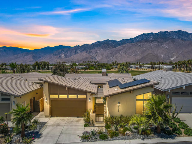1325 Passage Street, Palm Springs CA: https://media.crmls.org/mediaz/03ed6a7b-cea7-4859-9e57-06812c44b0b7.jpg