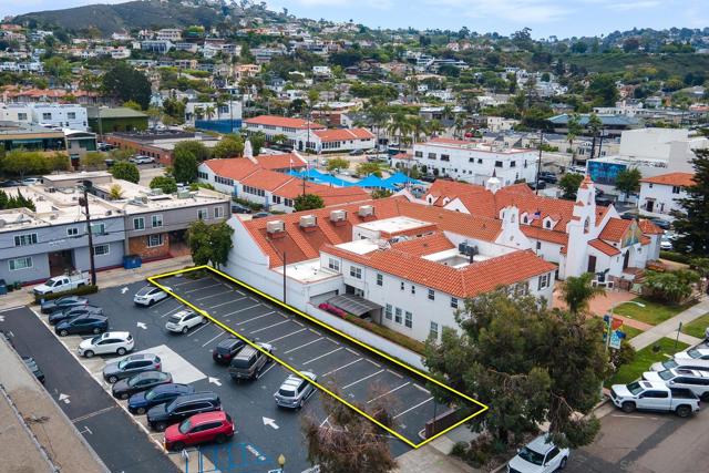 7733 Girard Ave, La Jolla CA: https://media.crmls.org/mediaz/03ee1105-3297-4f03-8a4b-1d595058e6a9.jpg