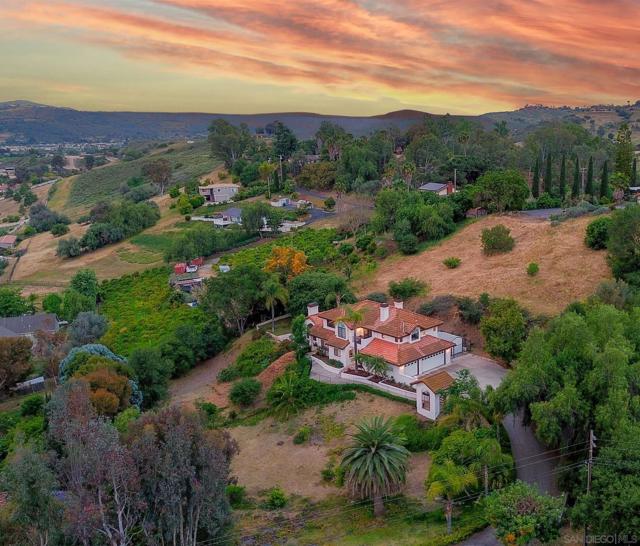 4514 La Canada, Fallbrook CA: https://media.crmls.org/mediaz/03ee9737-65c8-4f1c-ae81-80b7d731ff89.jpg