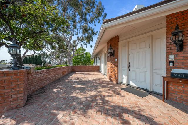 855 Country Club Drive, Chula Vista CA: https://media.crmls.org/mediaz/03eea0b6-a2ad-4377-938a-8d8db1907e57.jpg