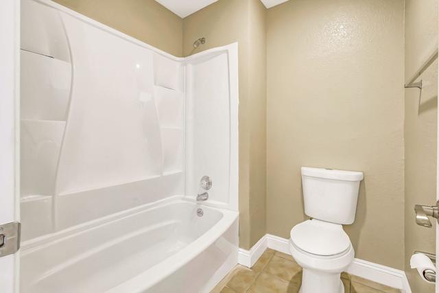 Image 25 of 35 For 78650 Avenue 42  102