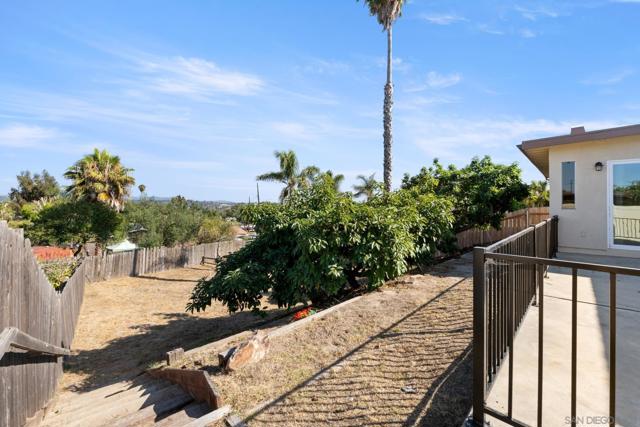 965 Highland Drive, Vista CA: https://media.crmls.org/mediaz/03ef7f97-843d-47ab-99e1-3b604e604b3a.jpg