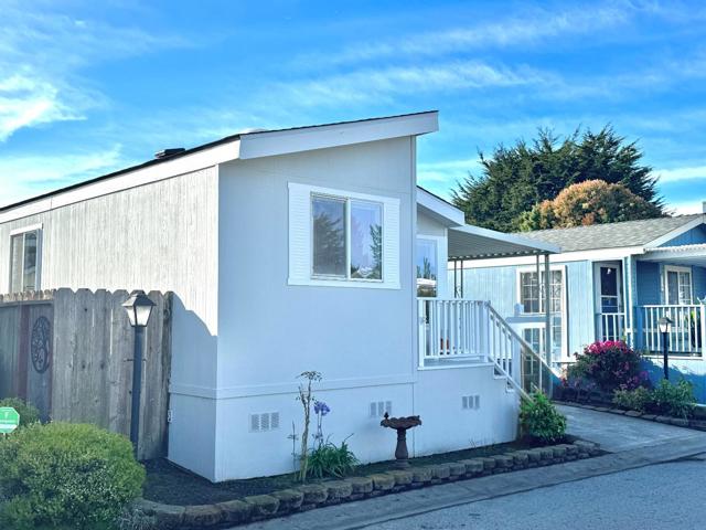 23 Sea Breeze Drive, Half Moon Bay CA: https://media.crmls.org/mediaz/03f0ff31-6f0b-49ef-9c5b-d22117e5556b.jpg