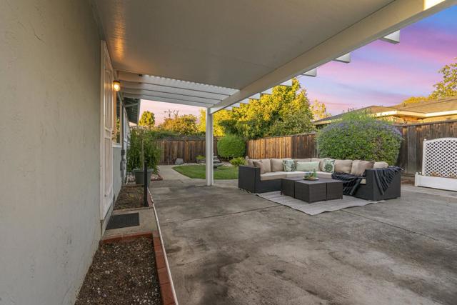 2476 Le Bain Drive, San Jose CA: https://media.crmls.org/mediaz/03f1d4b5-9a31-4f99-b33c-12cc525c6cb2.jpg