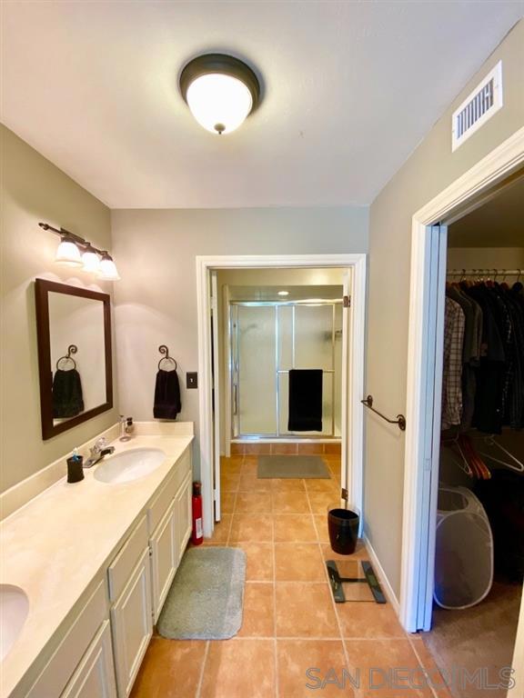 1905 Alga Rd, Carlsbad CA: https://media.crmls.org/mediaz/03f1fc05-56cd-4f59-af76-4b6331457329.jpg