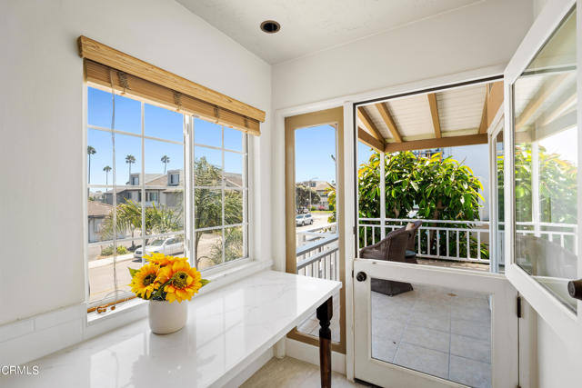 3715 Sunset Lane, Oxnard CA: https://media.crmls.org/mediaz/03f28c92-57f2-4ac7-b196-976e0c885ed5.jpg