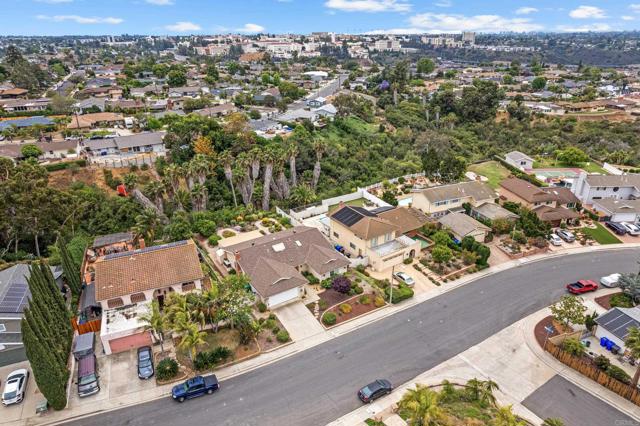 6034 Wenrich Drive, San Diego CA: https://media.crmls.org/mediaz/03f2ba13-5759-4418-85d8-f342b5b69add.jpg