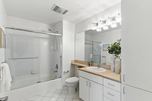 8200 Oceanview Terrace, San Francisco CA: https://media.crmls.org/mediaz/03f2bcf8-bafc-48cf-85e9-10a5008b3fe3.jpg