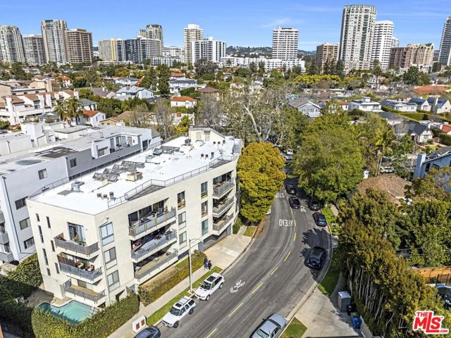 10600 Wilkins Avenue, Los Angeles CA: https://media.crmls.org/mediaz/03f2ca79-2f48-48b7-95dc-656e3114e046.jpg
