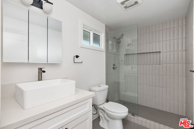 21206 Merridy Street, Chatsworth CA: https://media.crmls.org/mediaz/03f2d810-ba0f-4ce5-97c3-6b521d30b52d.jpg