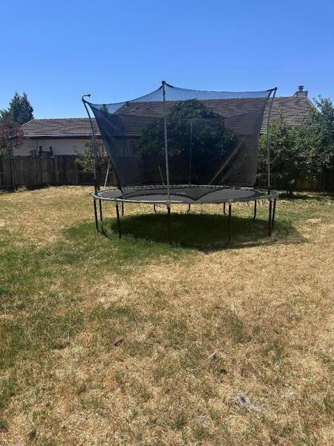 2382 Burgundy Way, Fairfield CA: https://media.crmls.org/mediaz/03f2dd02-e2f2-46f1-839c-57c157c33e4d.jpg