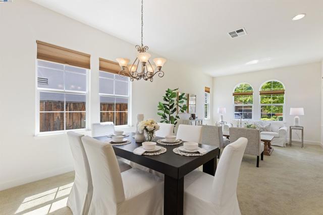 2715 Palatino Ct, Dublin CA: https://media.crmls.org/mediaz/03f2de83-bb4b-4bc7-b877-5cf949948abc.jpg