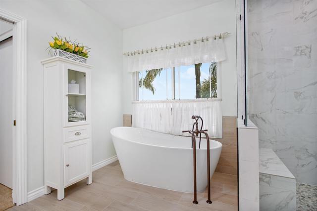 6823 Corintia St, Carlsbad CA: https://media.crmls.org/mediaz/03f33383-3bc5-4db2-a118-e7fcd4d41cb9.jpg