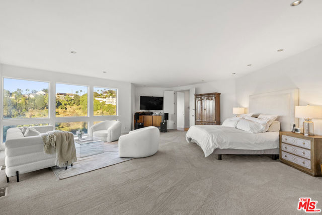 3670 Avenida Del Sol, Studio City CA: https://media.crmls.org/mediaz/03f3403b-7d54-4fba-b570-3a023cd12bdf.jpg