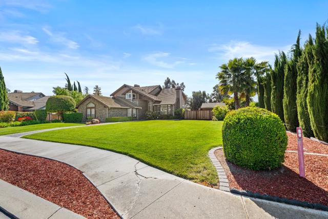 151 Tierra Del Sol, Hollister CA: https://media.crmls.org/mediaz/03f3a5f9-9612-42db-873a-d46afebce681.jpg