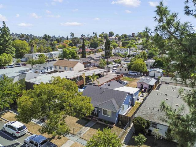 127 W 5Th Avenue, Escondido CA: https://media.crmls.org/mediaz/03f43637-bbb8-499b-a3d9-be92eb6185e8.jpg