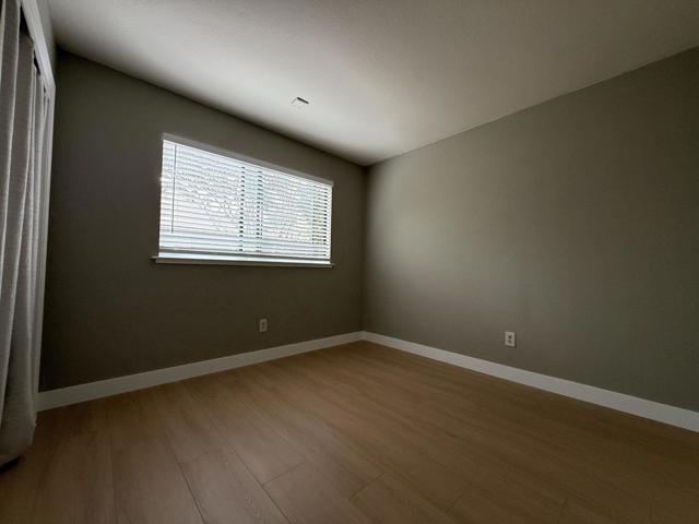 Image 32 of 38 For 1870 Azurite Way