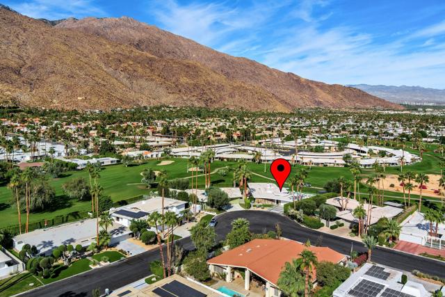 2320 S Via Lazo, Palm Springs CA: https://media.crmls.org/mediaz/03f49de8-6632-4132-9086-17e5bea48339.jpg