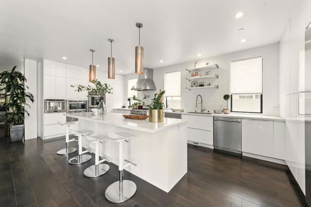 543 8th Avenue, Menlo Park CA: https://media.crmls.org/mediaz/03f4b952-1fd2-43b9-9e61-59a7bdcbeff4.jpg