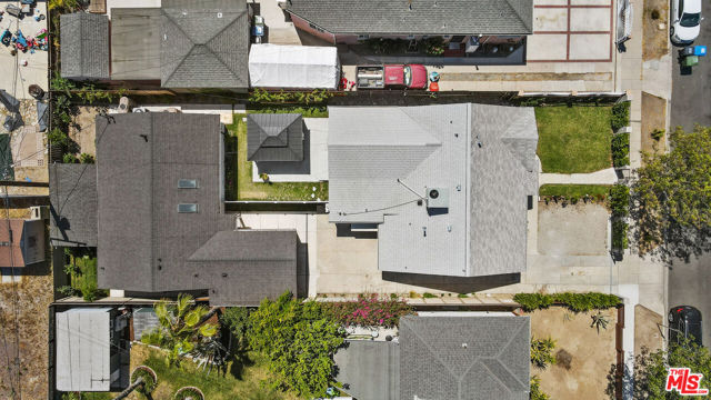 11028 Califa Street photo 2