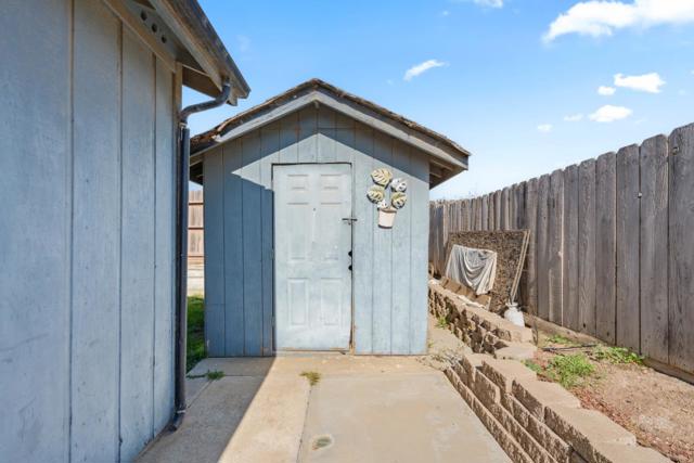 827 Terraza Street, Soledad CA: https://media.crmls.org/mediaz/03f5823a-96a1-4cbe-8e86-60a719400868.jpg