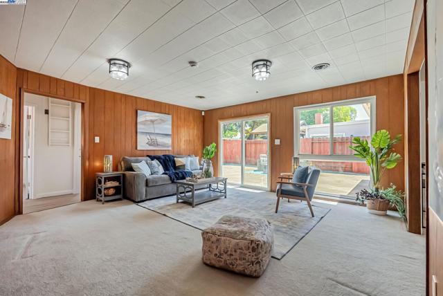 23192 Santa Clara Street, Hayward CA: https://media.crmls.org/mediaz/03f60d39-e124-4b38-b94f-72a45dc74d3a.jpg