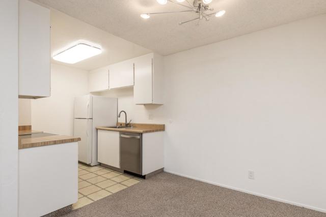 3104 Golden Oaks Lane, Monterey CA: https://media.crmls.org/mediaz/03f690a7-b10e-4411-b07b-372803da17aa.jpg