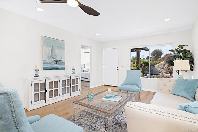 Detail Gallery Image 4 of 31 For 1514 Rolling Hills Dr, Oceanside,  CA 92056 - 2 Beds | 1/1 Baths