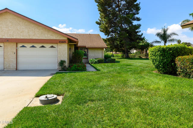 33229 Village 33, Camarillo CA: https://media.crmls.org/mediaz/03f6ec2e-bbf4-4857-9b4c-98d00a2ed55e.jpg