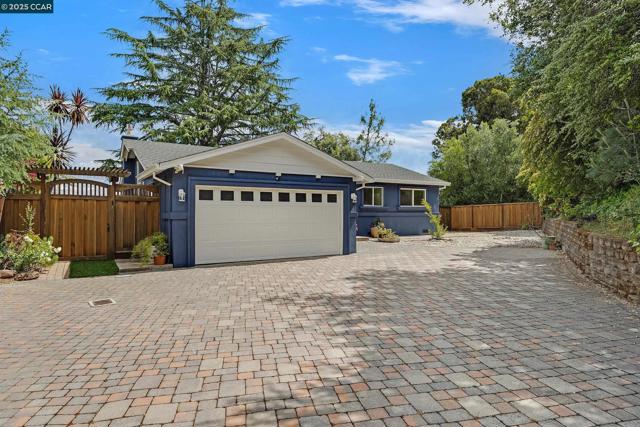 1952 Montclair Court, Walnut Creek CA: https://media.crmls.org/mediaz/03f6fbf9-1909-4797-8b9b-5f1fad30f076.jpg