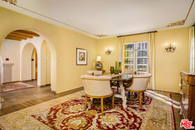 500 N Las Palmas Avenue, Los Angeles CA: https://media.crmls.org/mediaz/03f73be2-f93b-459a-8397-a8f05f625204.jpg