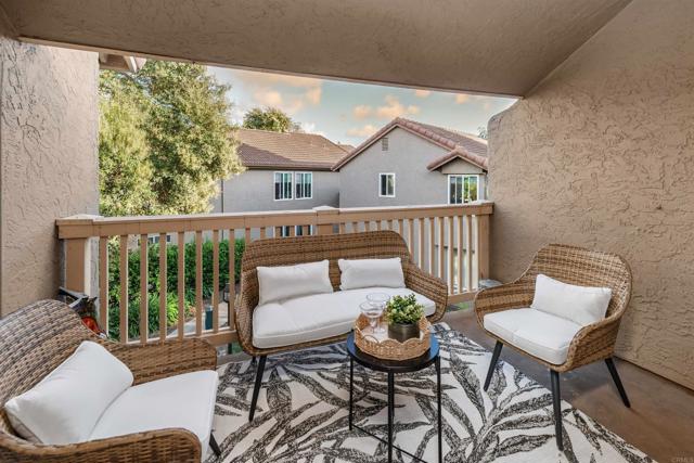 Detail Gallery Image 4 of 39 For 930 via Mil Cumbres #170,  Solana Beach,  CA 92075 - 1 Beds | 1 Baths