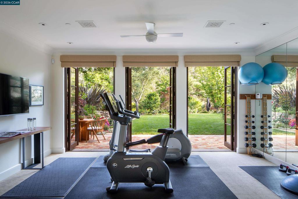 https://media.crmls.org/mediaz/03f8865d-8c69-4f36-9a7c-c957ee5e8333.jpg?preset=X-Large