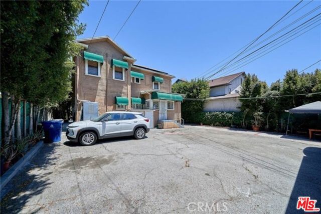 1023 S Wilton Place, Los Angeles CA: https://media.crmls.org/mediaz/03f97ed5-30f0-44f4-a9ee-7d0458f22323.jpg