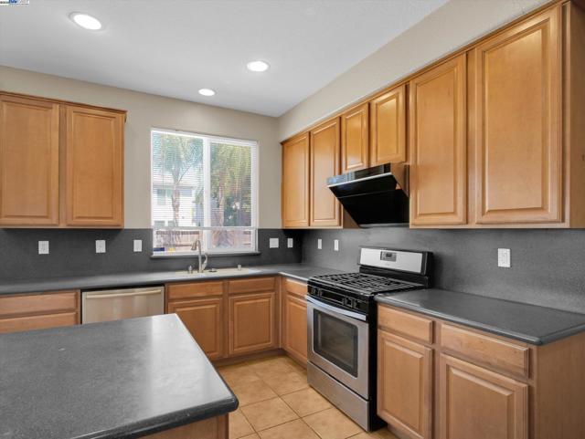 1413 Angus St, Patterson CA: https://media.crmls.org/mediaz/03f9a54f-ada6-4192-b1f3-1d5f95ceef18.jpg