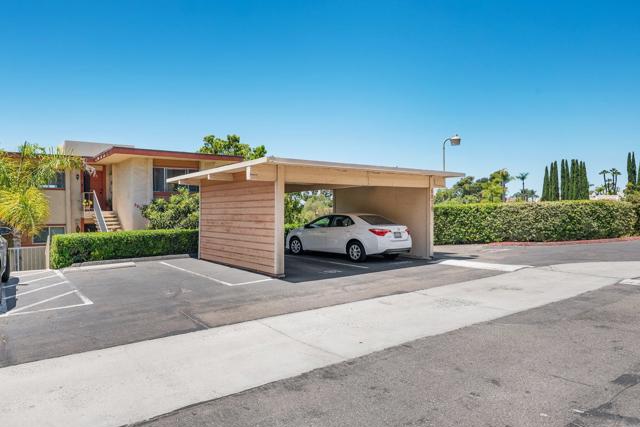 6816 Hyde Park Dr, San Diego CA: https://media.crmls.org/mediaz/03f9cf65-59bd-479f-aeb5-426c6472745a.jpg
