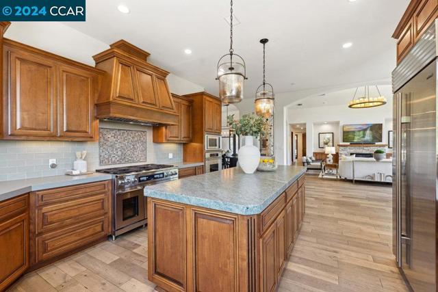 Image 14 of 60 For 1740 Toyon Rd