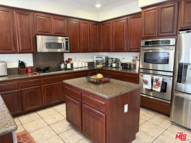 702 Misty Moor Court, Lincoln CA: https://media.crmls.org/mediaz/03fa3107-478d-47bd-83c9-14053c9f135a.jpg
