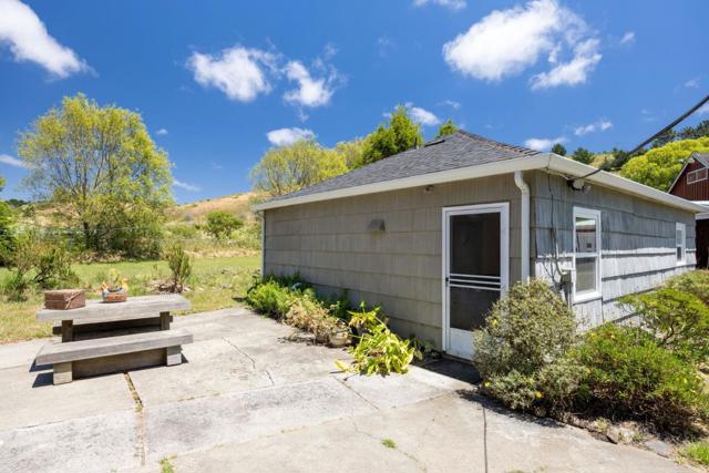 1650 Stage Road, Pescadero CA: https://media.crmls.org/mediaz/03fa386f-cc8e-425f-a93b-df1c4560e12d.jpg