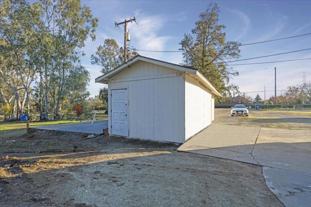 9350 Bond Road, Elk Grove CA: https://media.crmls.org/mediaz/03fa486c-2aad-4c5f-b631-f5875d7ce88a.jpg