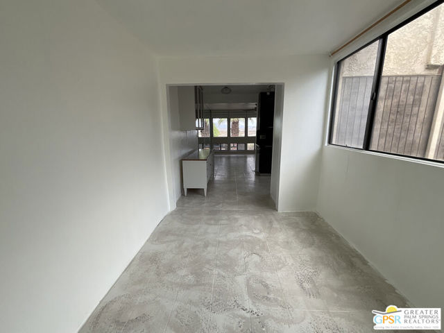 425 Bradshaw Lane, Palm Springs CA: https://media.crmls.org/mediaz/03faba4c-a218-4f44-ab37-779e2303a3d1.jpg