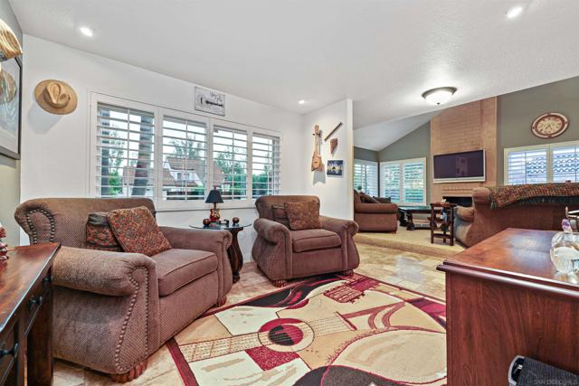 10976 Pallon Way, San Diego CA: https://media.crmls.org/mediaz/03fb093d-d45e-41b7-9857-9a84c7b586d5.jpg