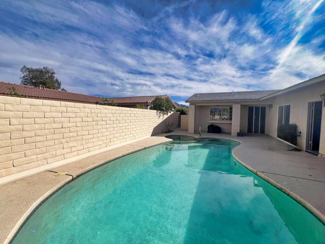 76901 Kentucky Avenue, Palm Desert, CA 92211